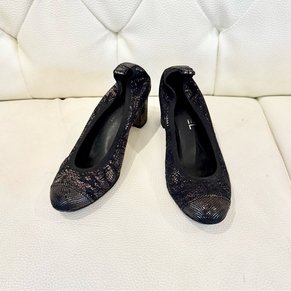 Chanel Pumps